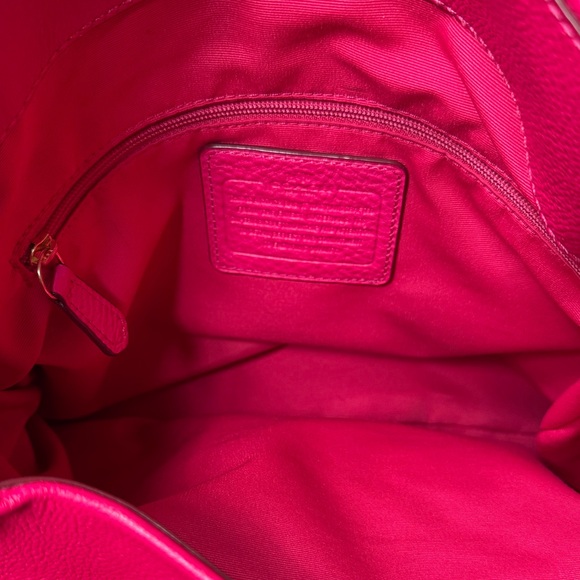 Coach F34495 Large Shoulder Bag in Hot Pink Pebbled Leather. Added chain - Picture 9 of 14